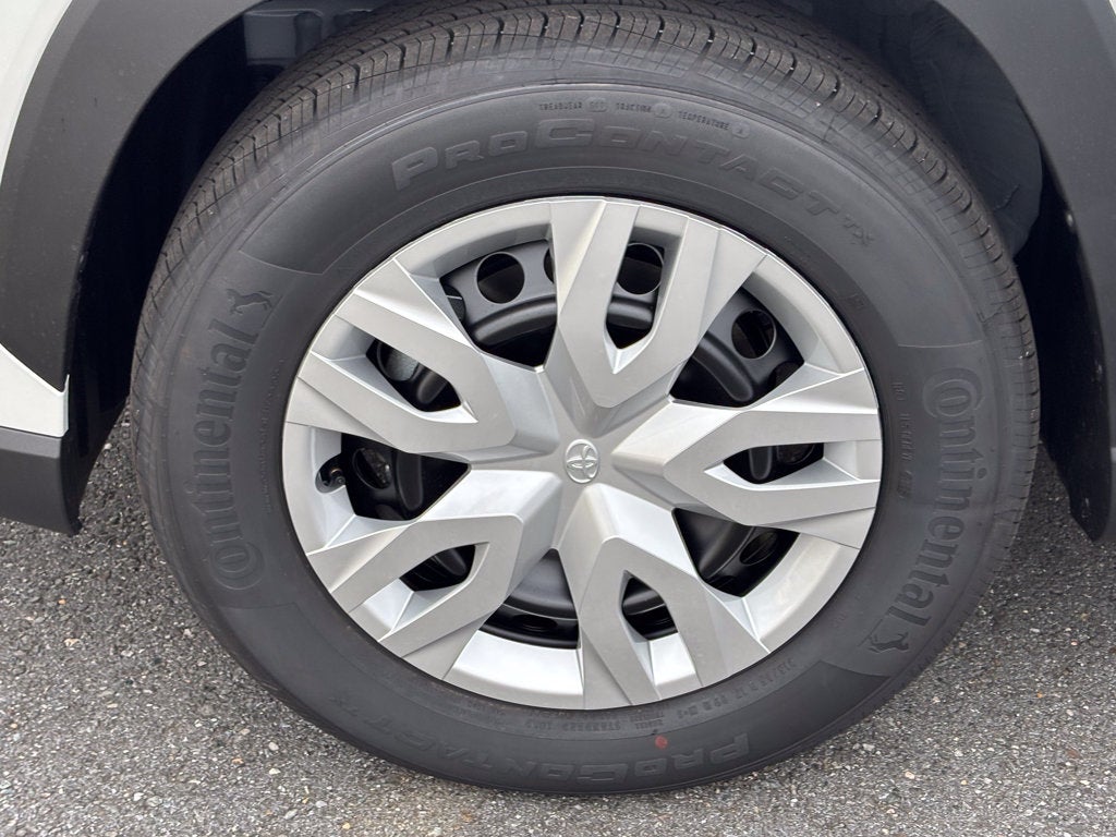 2026 Toyota Corolla Cross L - Photo 8