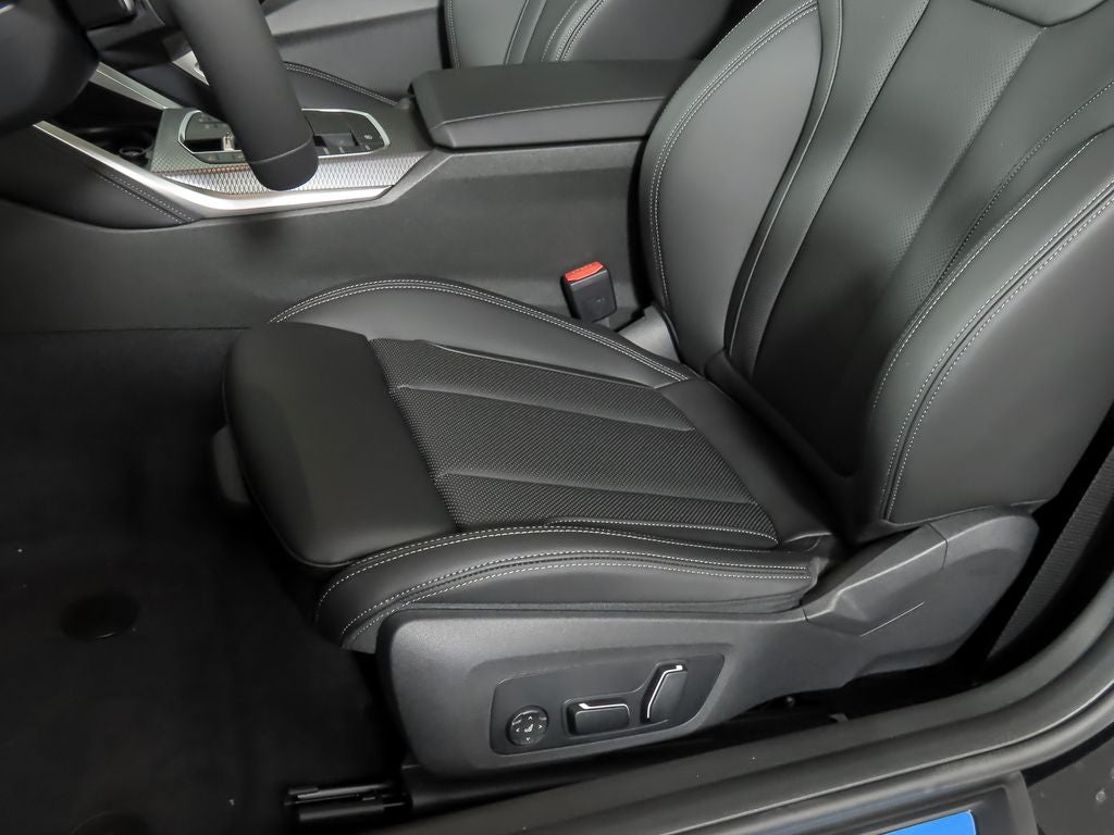 2025 BMW 2 Series 230i xDrive