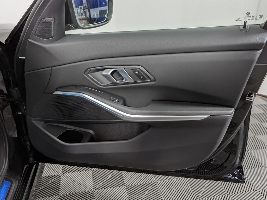 2025 BMW 3 Series 330i xDrive