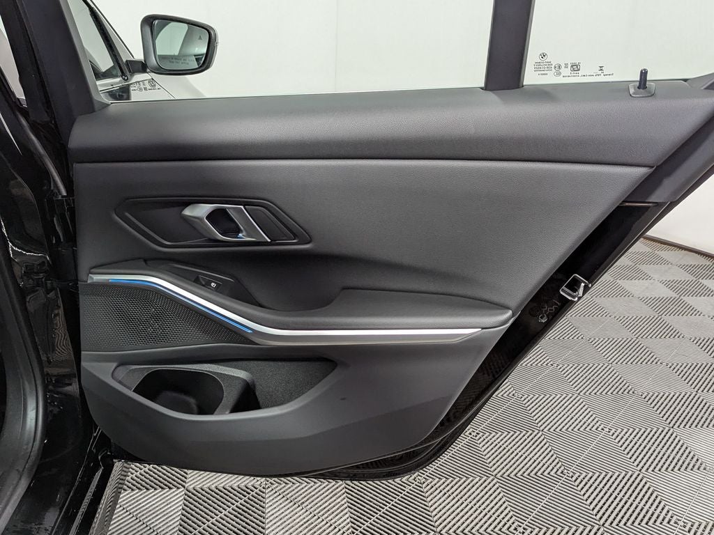 2025 BMW 3 Series 330i xDrive