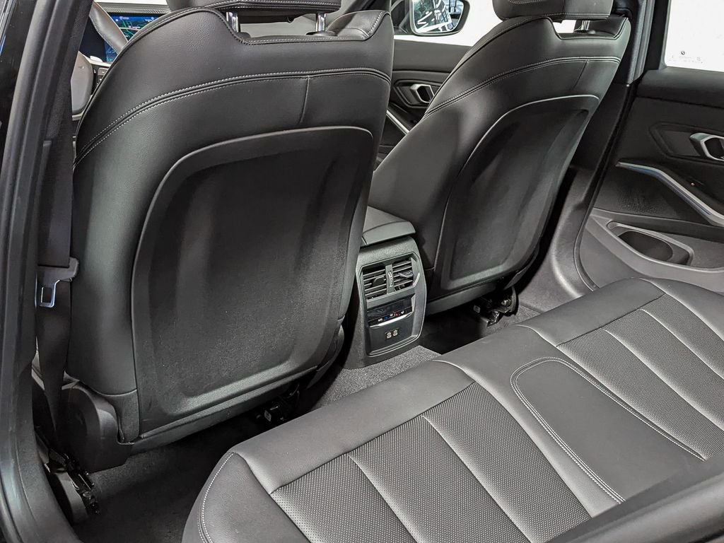 2025 BMW 3 Series 330i xDrive