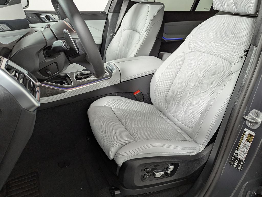 2027 BMW X7 xDrive40i