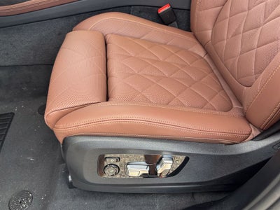 2027 BMW X7 xDrive40i