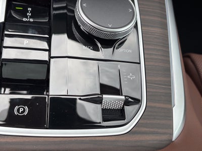 2027 BMW X7 xDrive40i
