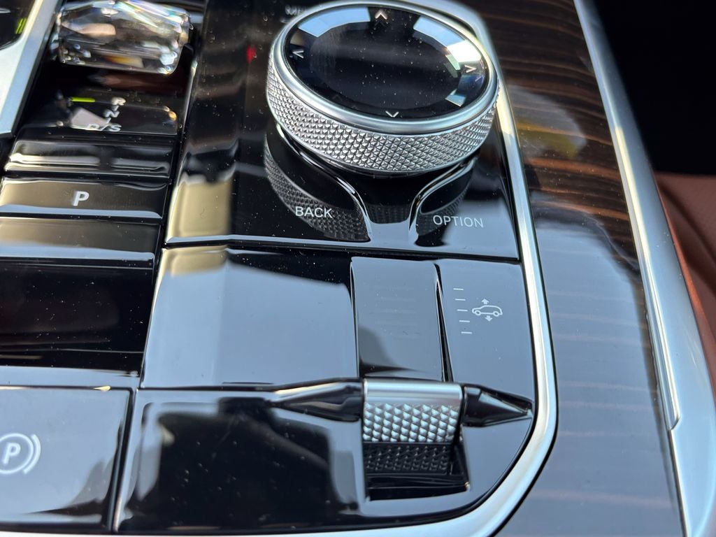 2027 BMW X7 xDrive40i