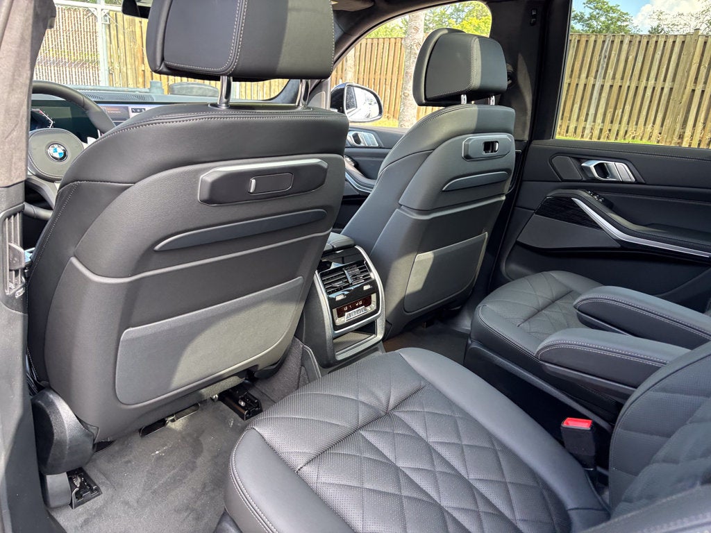 2027 BMW X7 xDrive40i