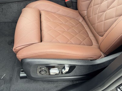 2027 BMW X7 xDrive40i