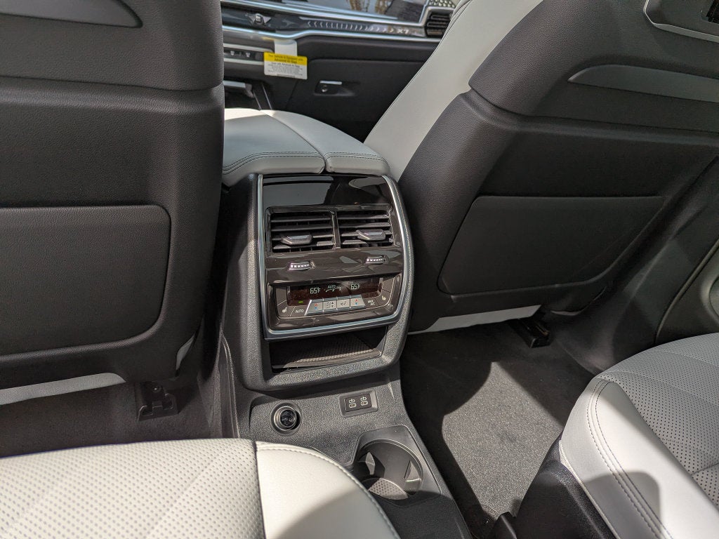 2027 BMW X7 xDrive40i