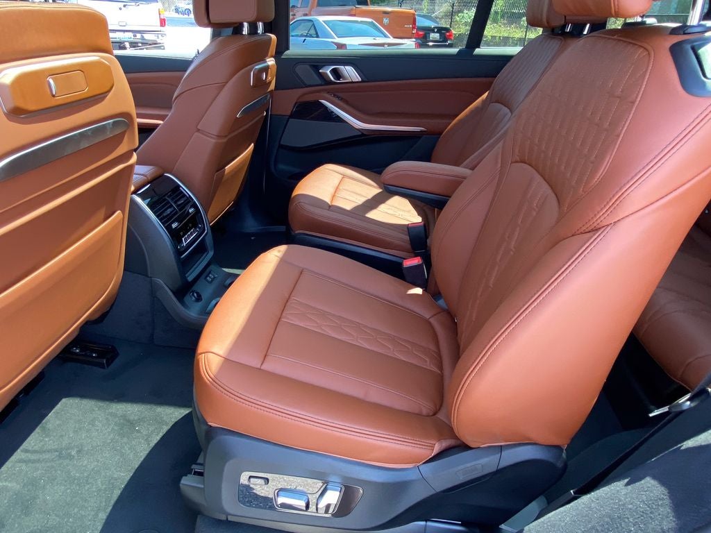 2027 BMW X7 xDrive40i