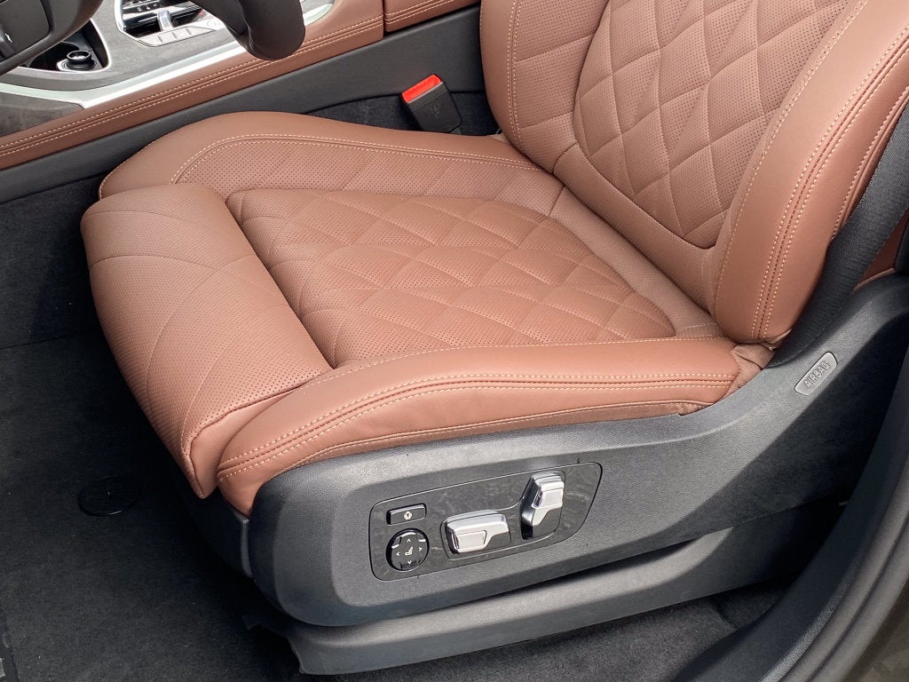 2027 BMW X7 xDrive40i