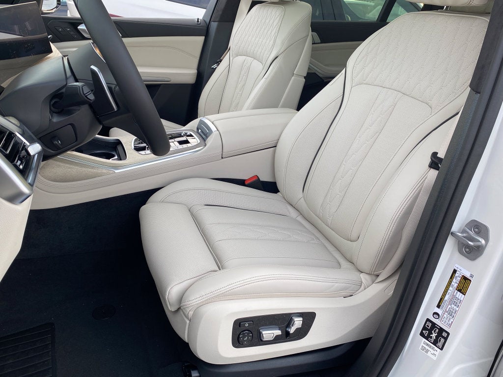 2027 BMW X7 xDrive40i