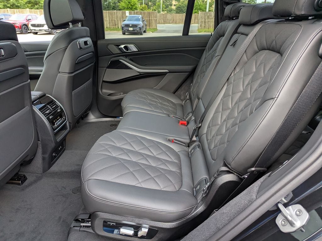 2027 BMW X7 xDrive40i