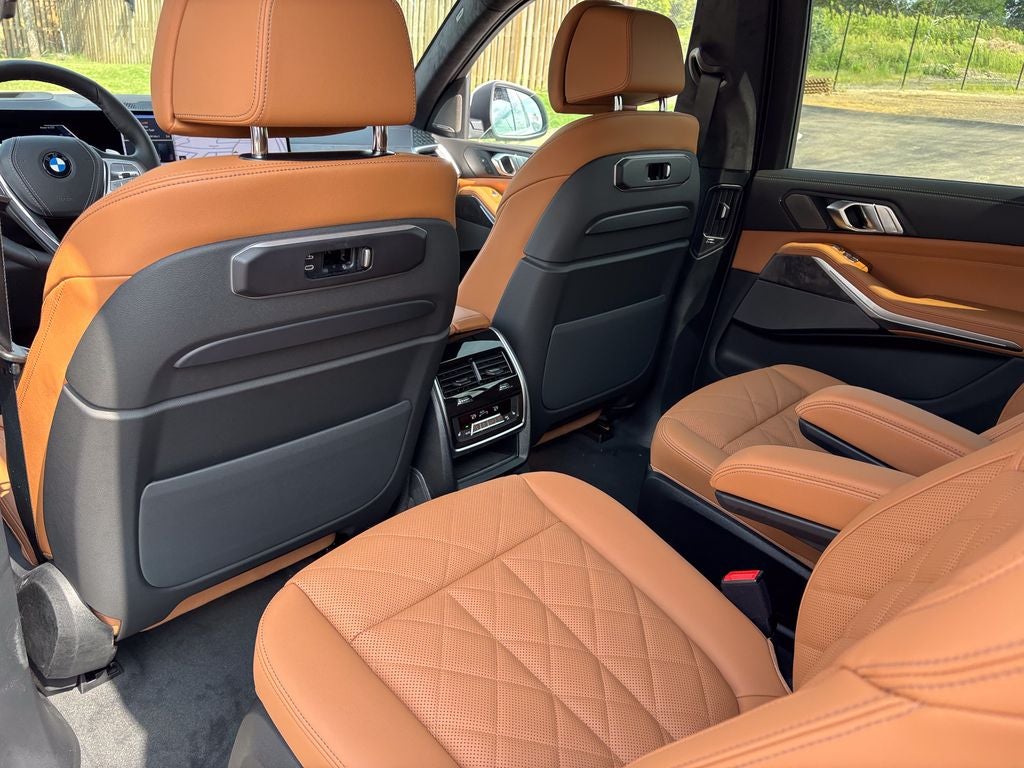 2027 BMW X7 xDrive40i