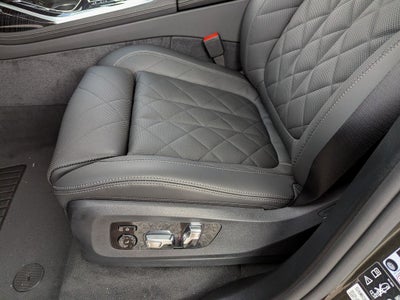2027 BMW X7 xDrive40i