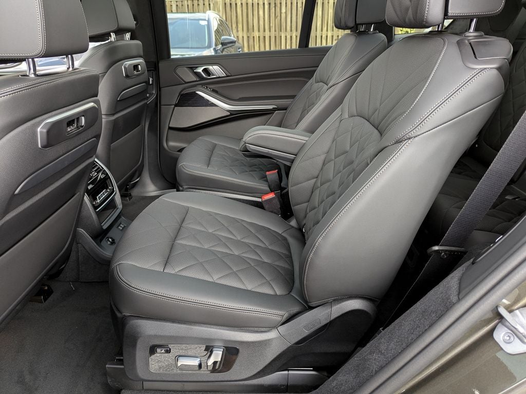 2027 BMW X7 xDrive40i