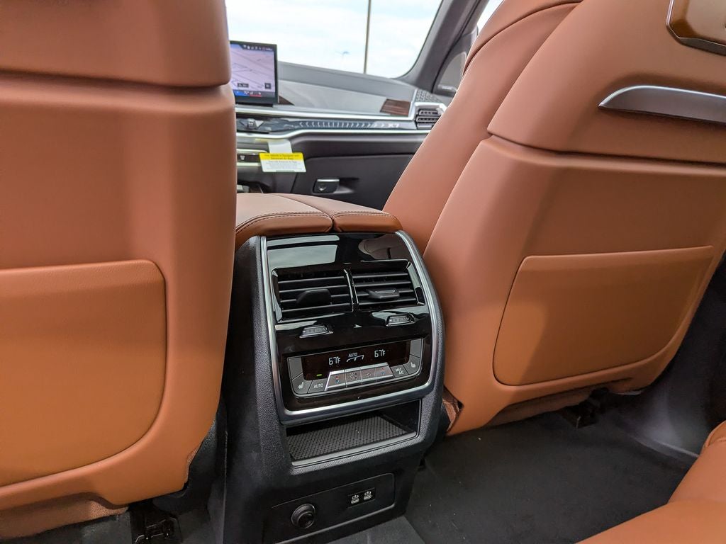 2027 BMW X7 xDrive40i