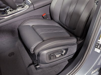 2027 BMW X7 xDrive40i