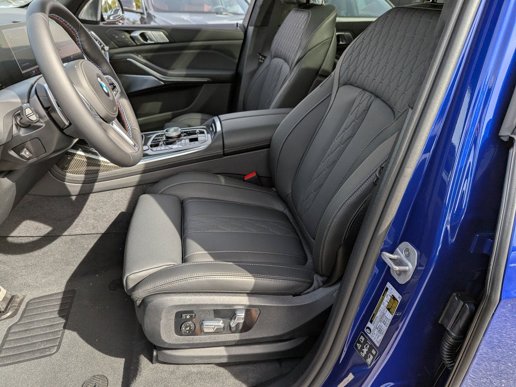 2027 BMW X7 M60i