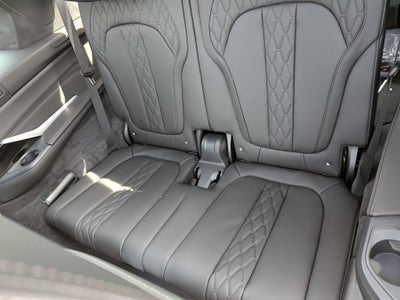 2027 BMW X7 M60i
