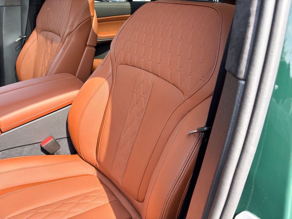 2027 BMW X7 M60i