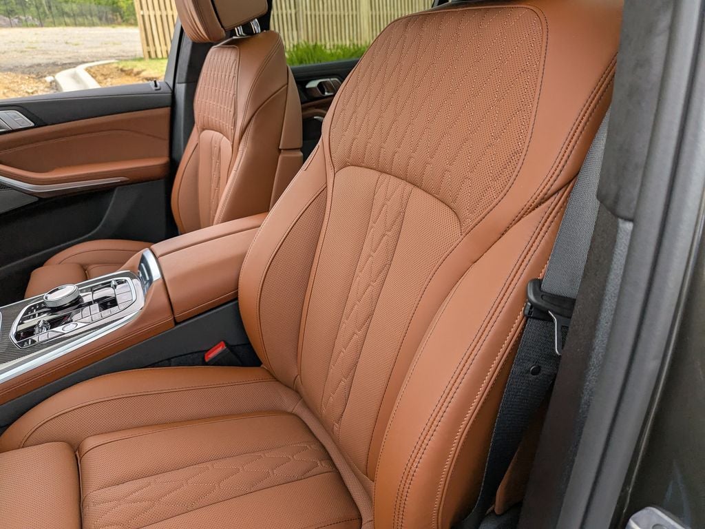 2027 BMW X7 M60i