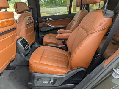 2027 BMW X7 M60i