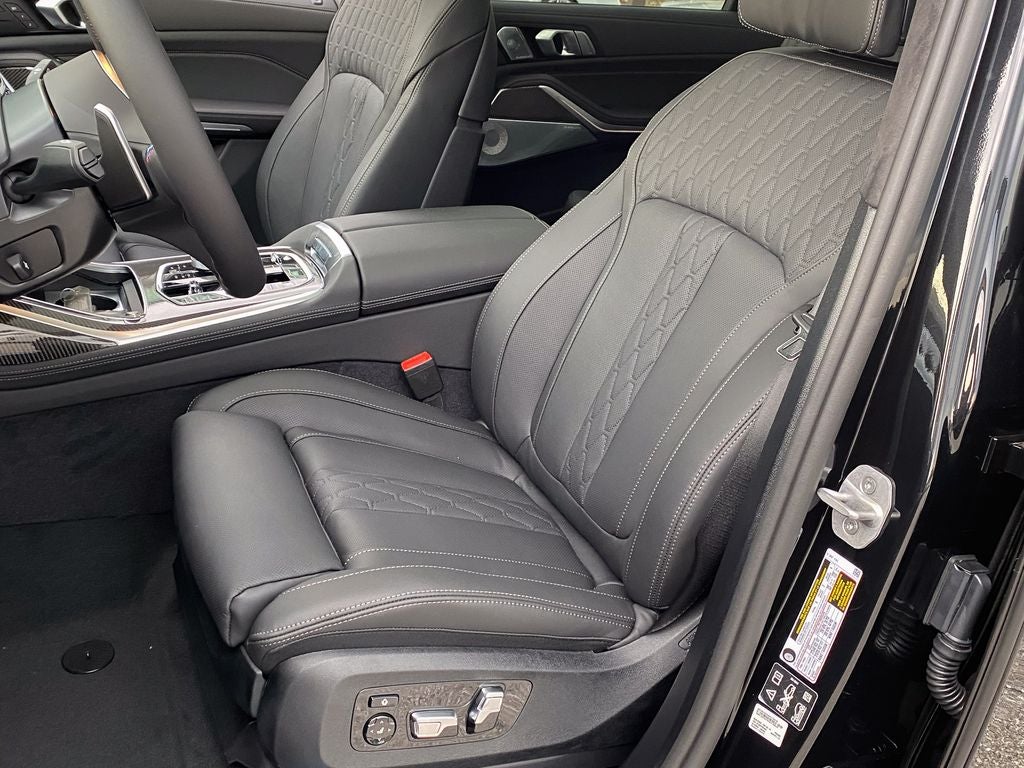 2027 BMW X7 M60i