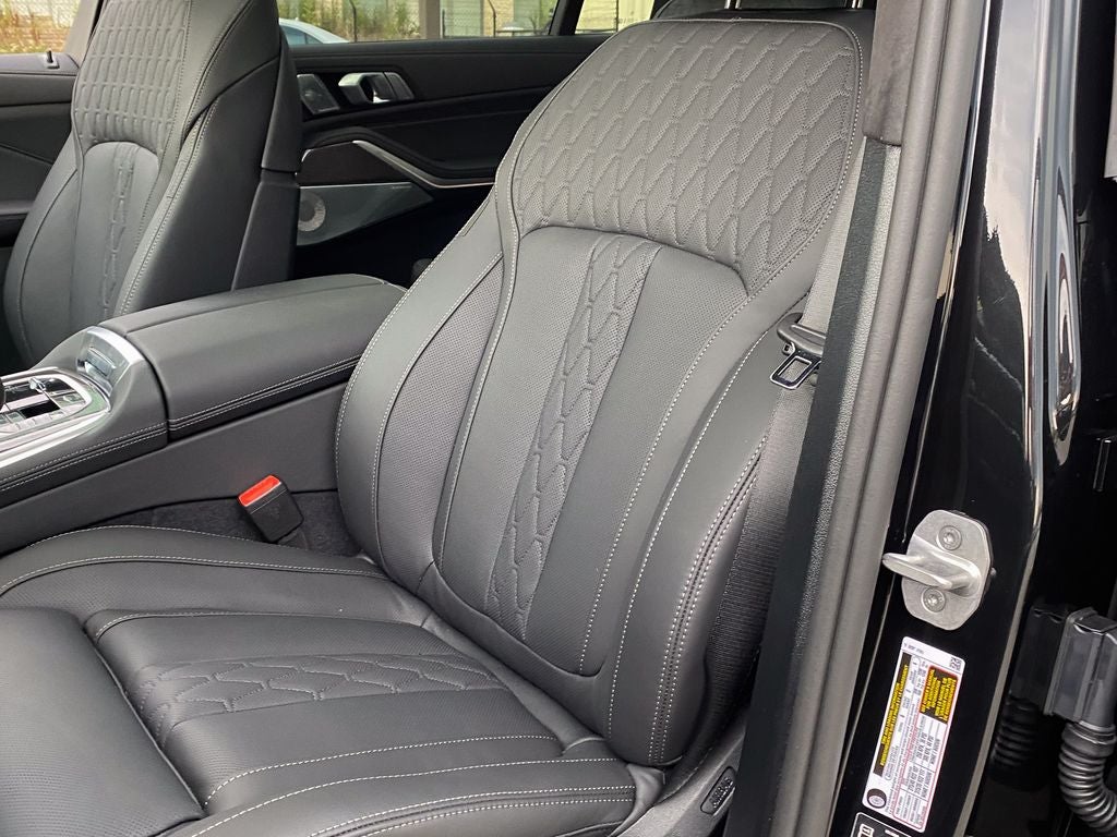 2027 BMW X7 M60i