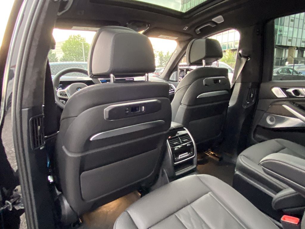 2027 BMW X7 M60i