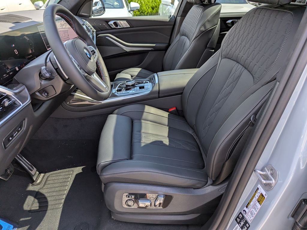 2027 BMW X7 M60i