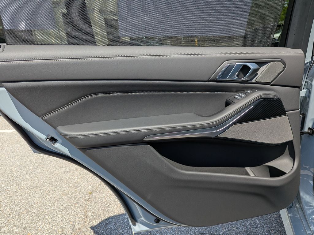 2027 BMW X7 M60i