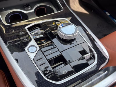 2027 BMW X7 M60i