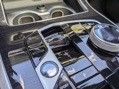 2027 BMW X7 M60i