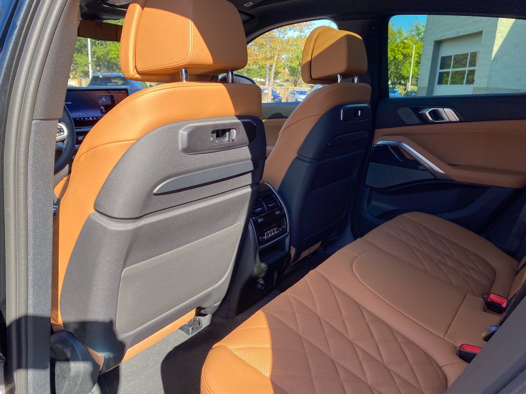 2027 BMW X6 xDrive40i