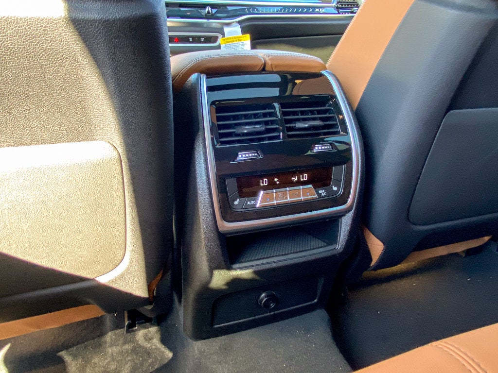 2027 BMW X6 xDrive40i