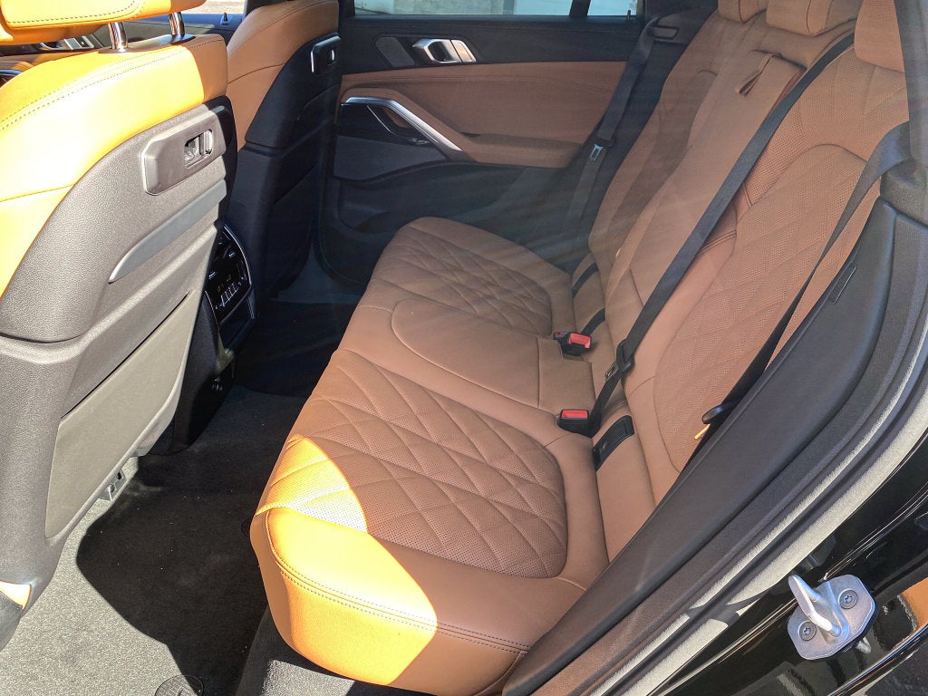 2027 BMW X6 xDrive40i