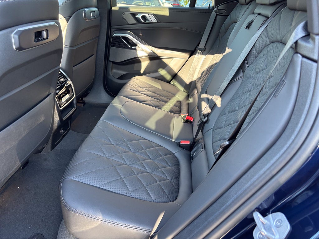 2027 BMW X6 xDrive40i
