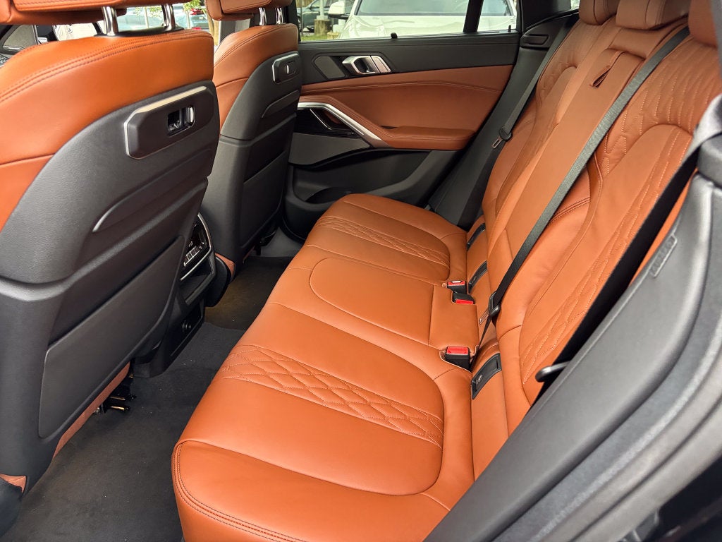 2027 BMW X6 xDrive40i