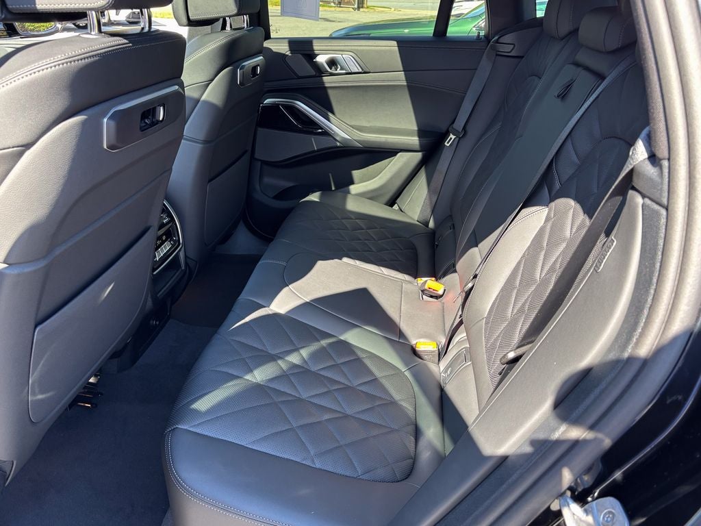 2027 BMW X6 xDrive40i
