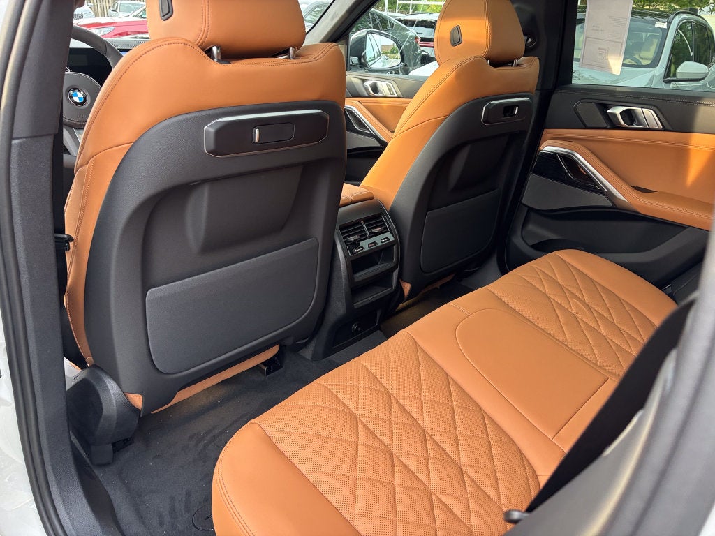 2027 BMW X6 xDrive40i