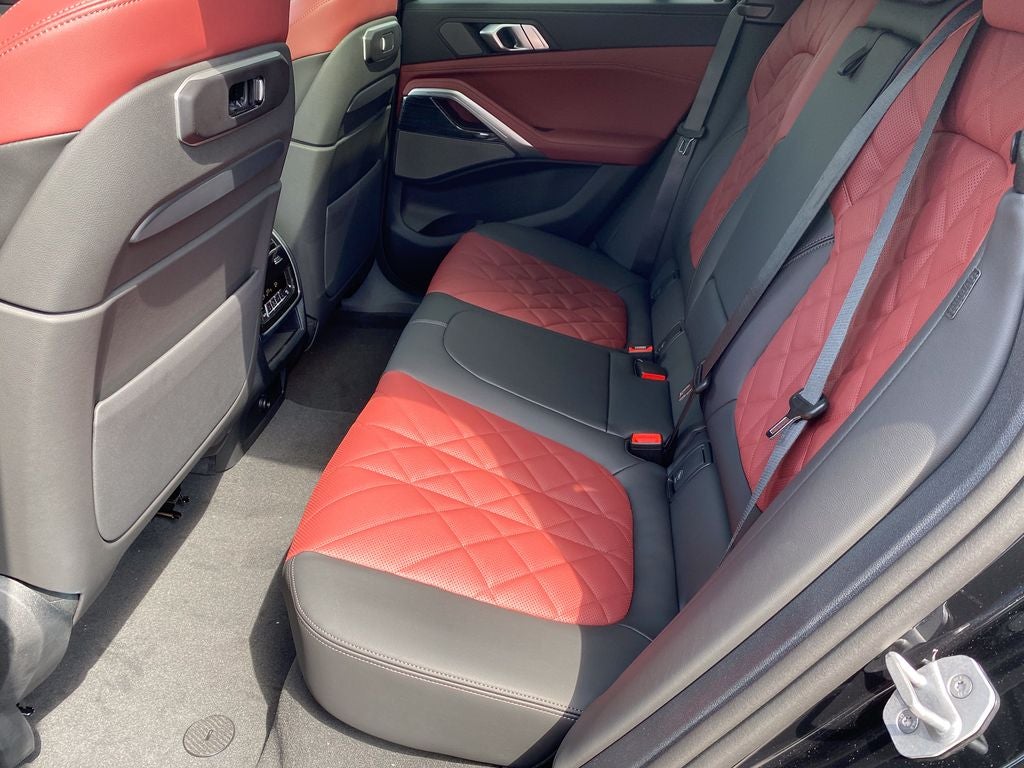 2027 BMW X6 xDrive40i