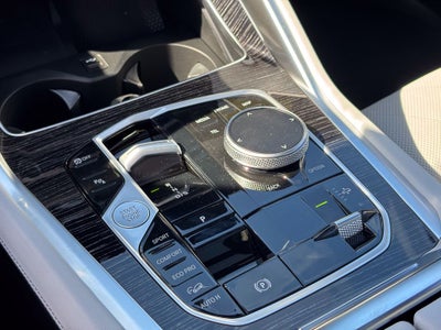 2027 BMW X6 xDrive40i