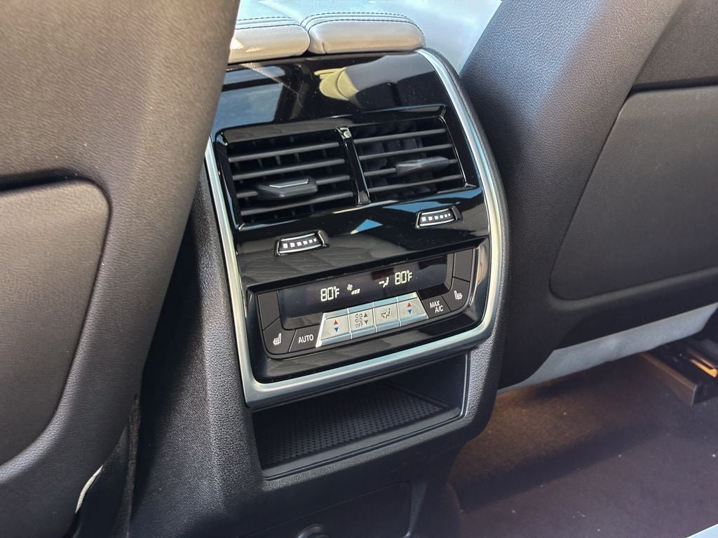 2027 BMW X6 xDrive40i
