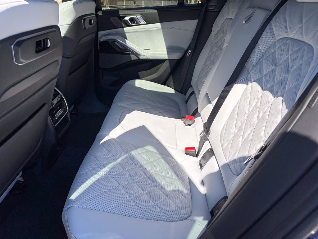 2027 BMW X6 xDrive40i