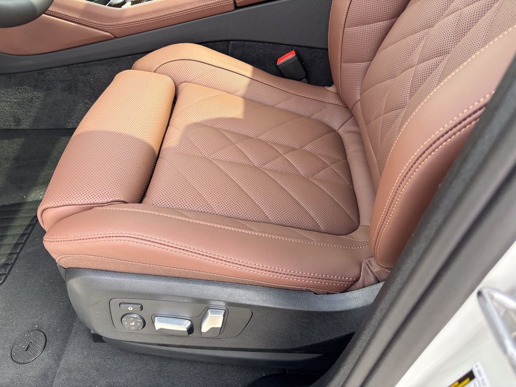 2027 BMW X6 xDrive40i
