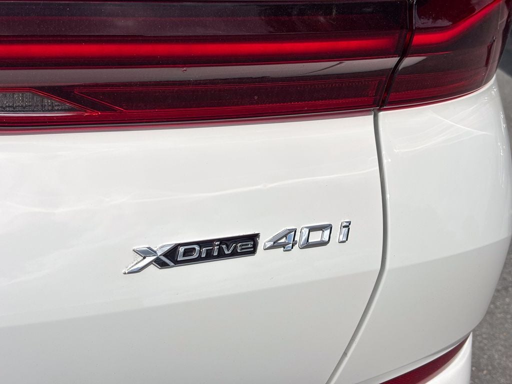 2027 BMW X6 xDrive40i