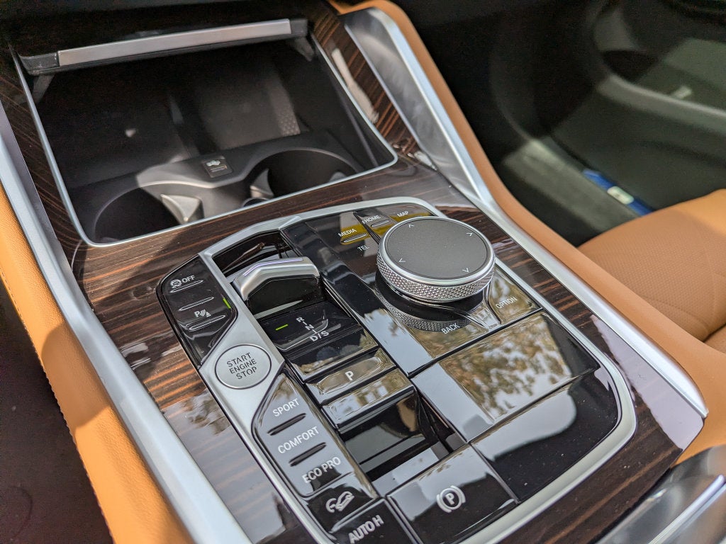 2027 BMW X6 xDrive40i