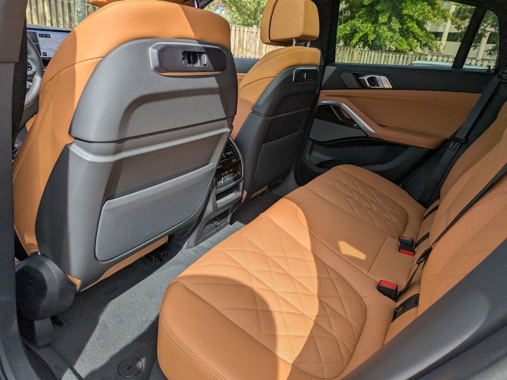 2027 BMW X6 xDrive40i