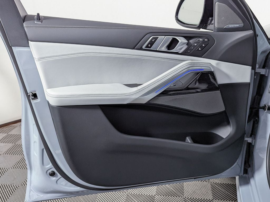 2027 BMW X6 xDrive40i