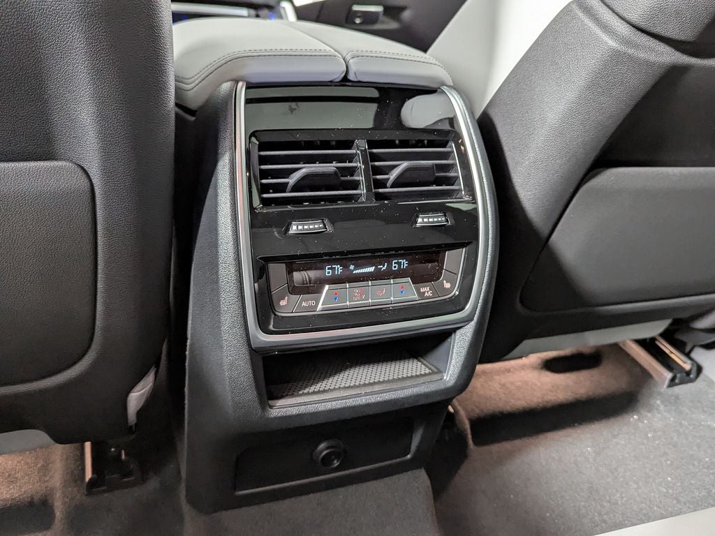 2027 BMW X6 xDrive40i